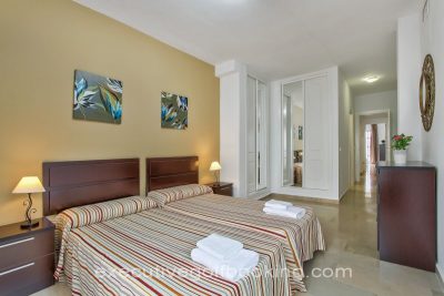 Lauro Golf Apartments